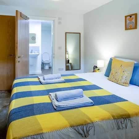 Luton Modern Serviced Accommodation For Contractors, Relocators, Professionals, Tourists And Students - Akugi Homes ภายนอก รูปภาพ