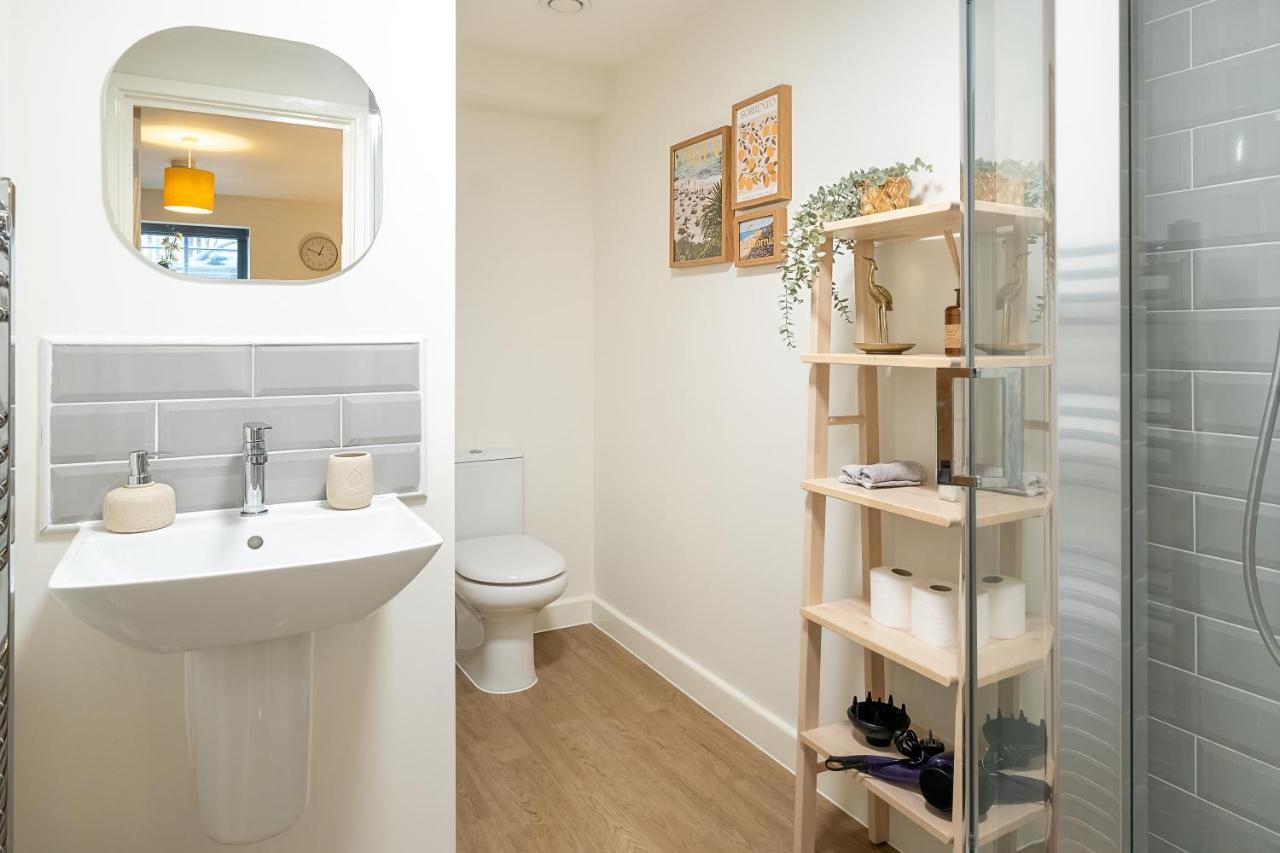 Luton Modern Serviced Accommodation For Contractors, Relocators, Professionals, Tourists And Students - Akugi Homes ภายนอก รูปภาพ