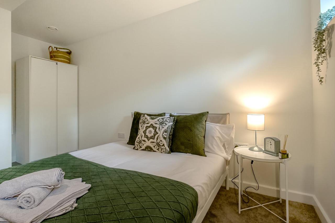 Luton Modern Serviced Accommodation For Contractors, Relocators, Professionals, Tourists And Students - Akugi Homes ภายนอก รูปภาพ
